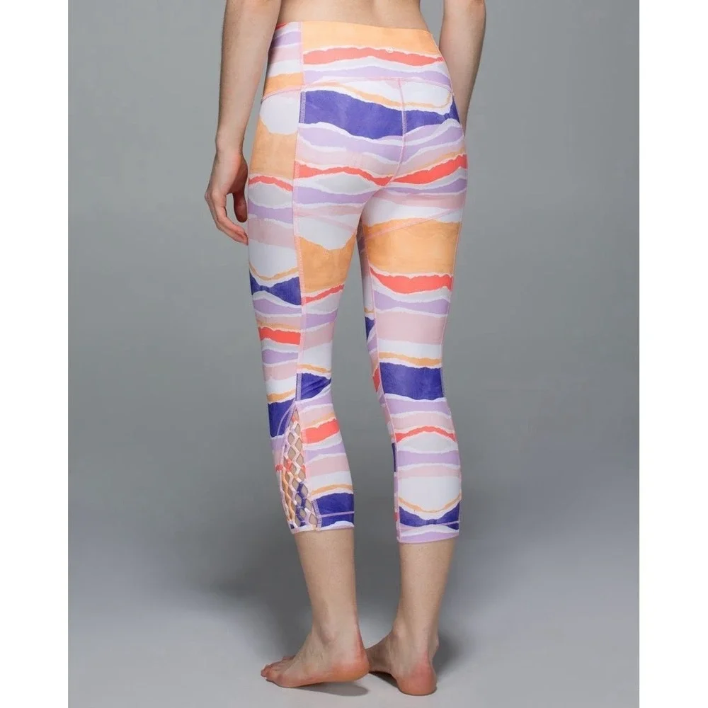 Lululemon True Self Crop Womens Leggings Size 6 Bleacher Stripe White Iris